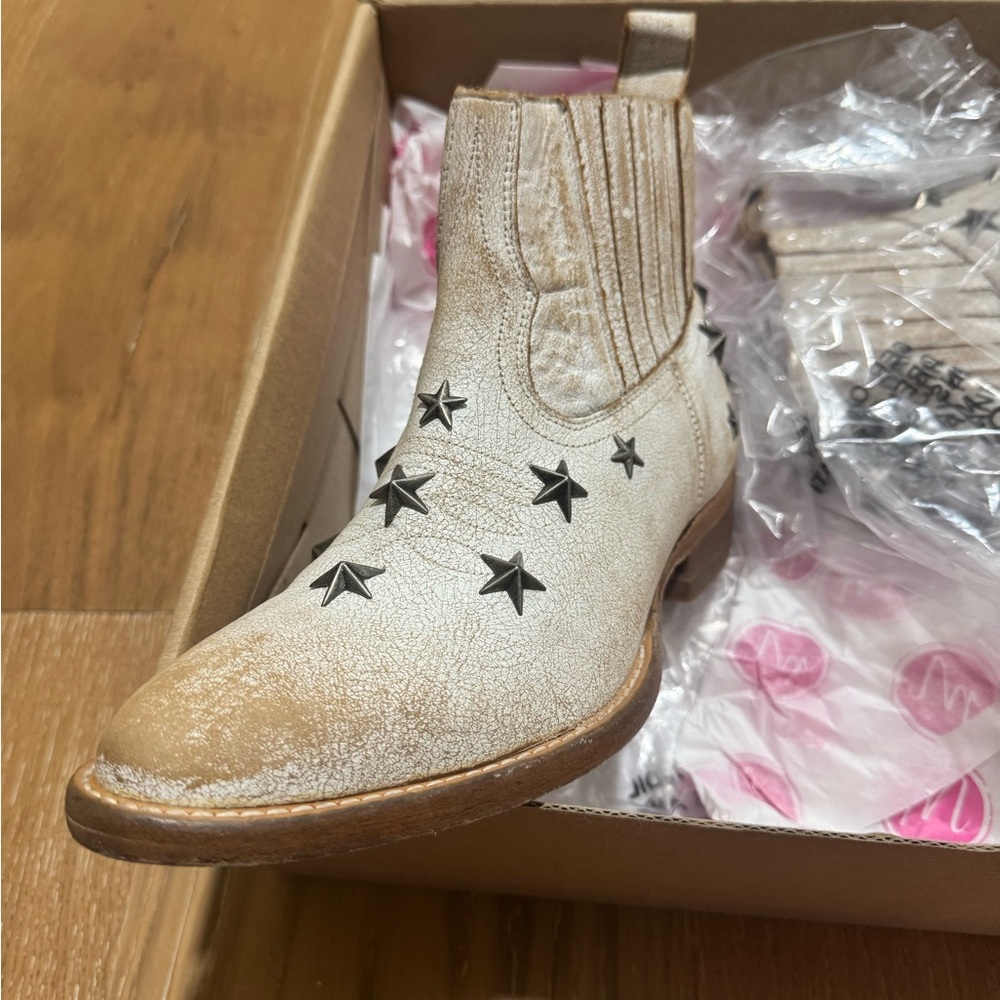 NIB Matisse Boots